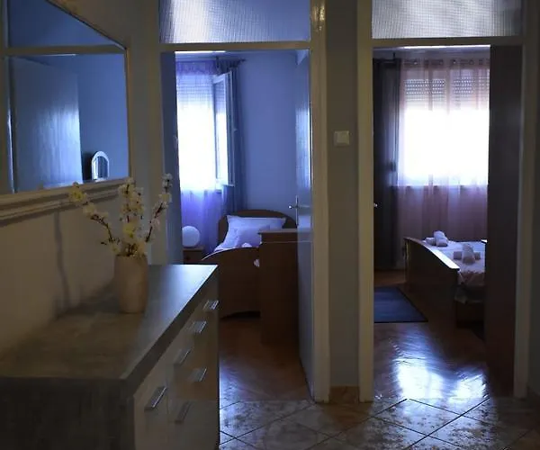 Sunshine Near Bridge Apartman *